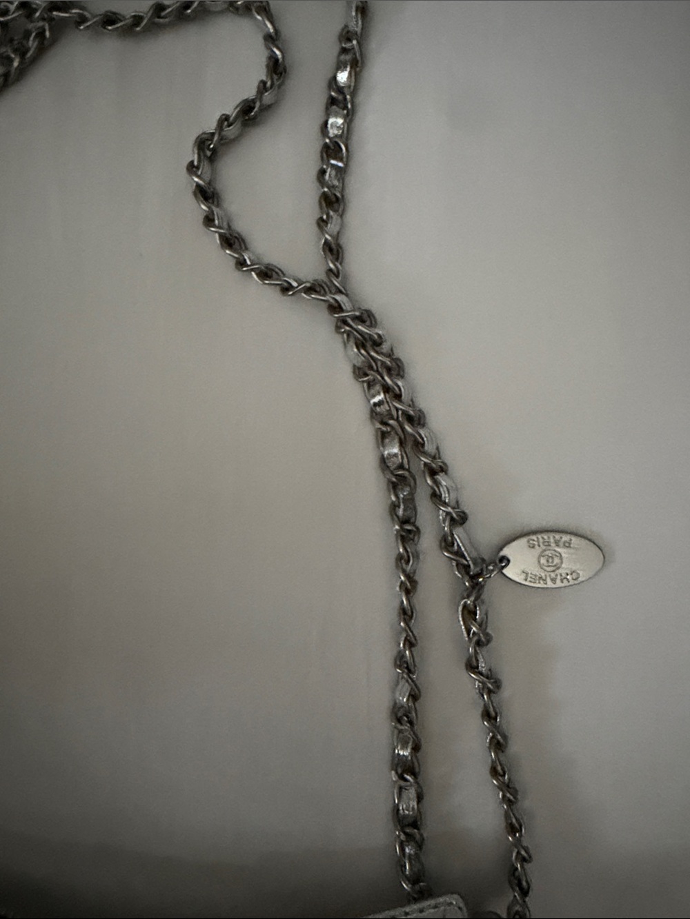 Silver Quilted Chain Crossbody Bag - Luxury Logo Accent - Picture 4 of 7